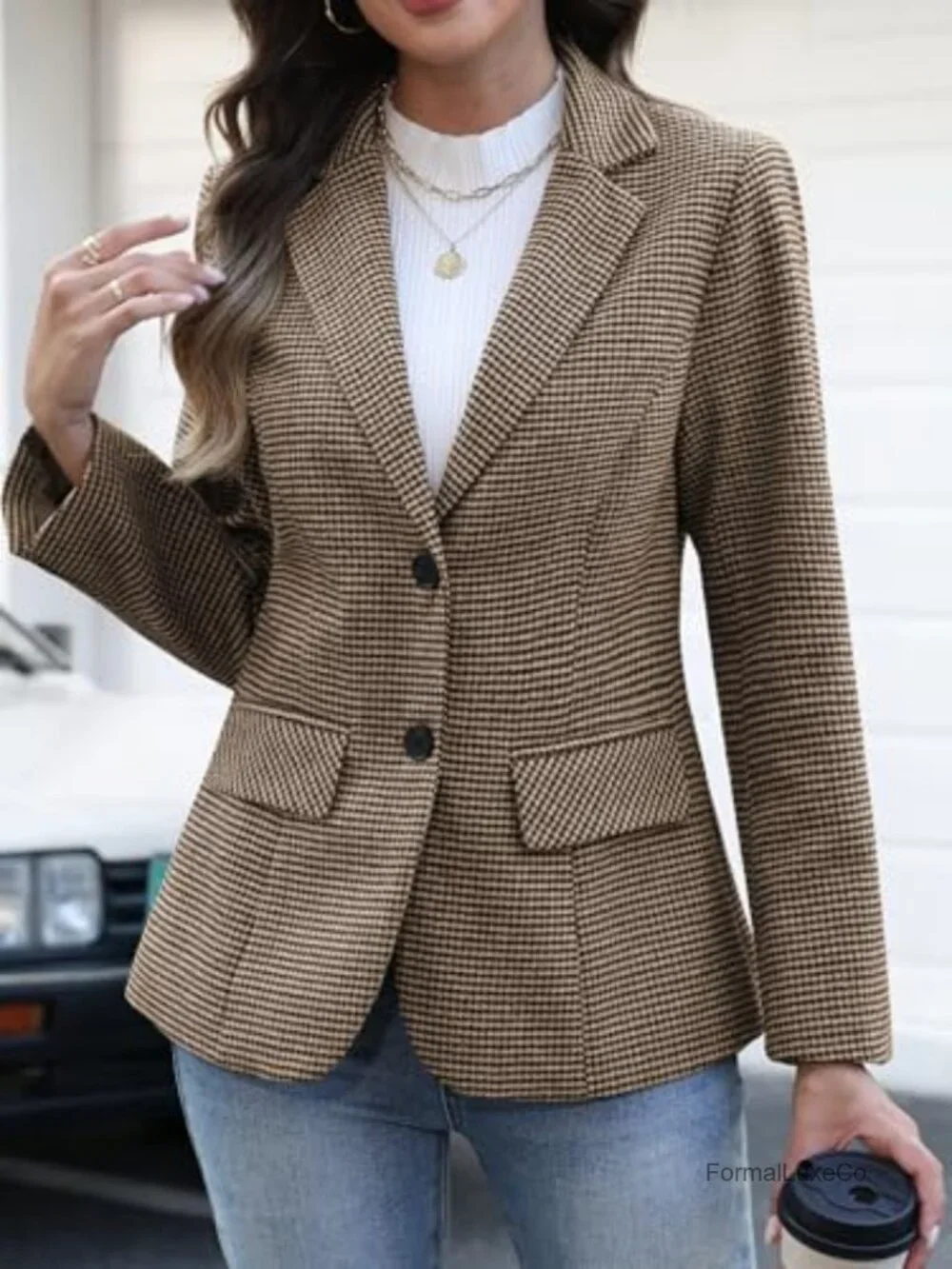 Classic Plaid Blazer with Notch Collar and Padded Shoulders